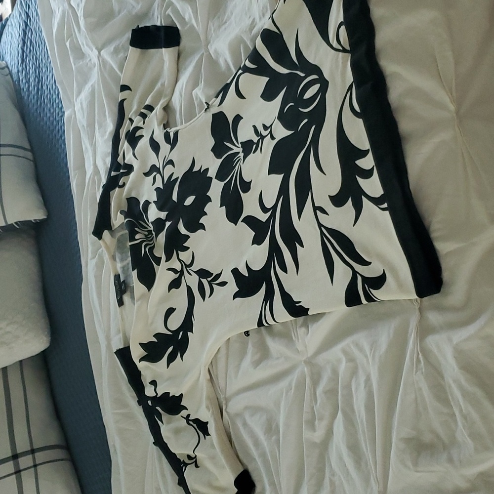 Beautiful black and white top